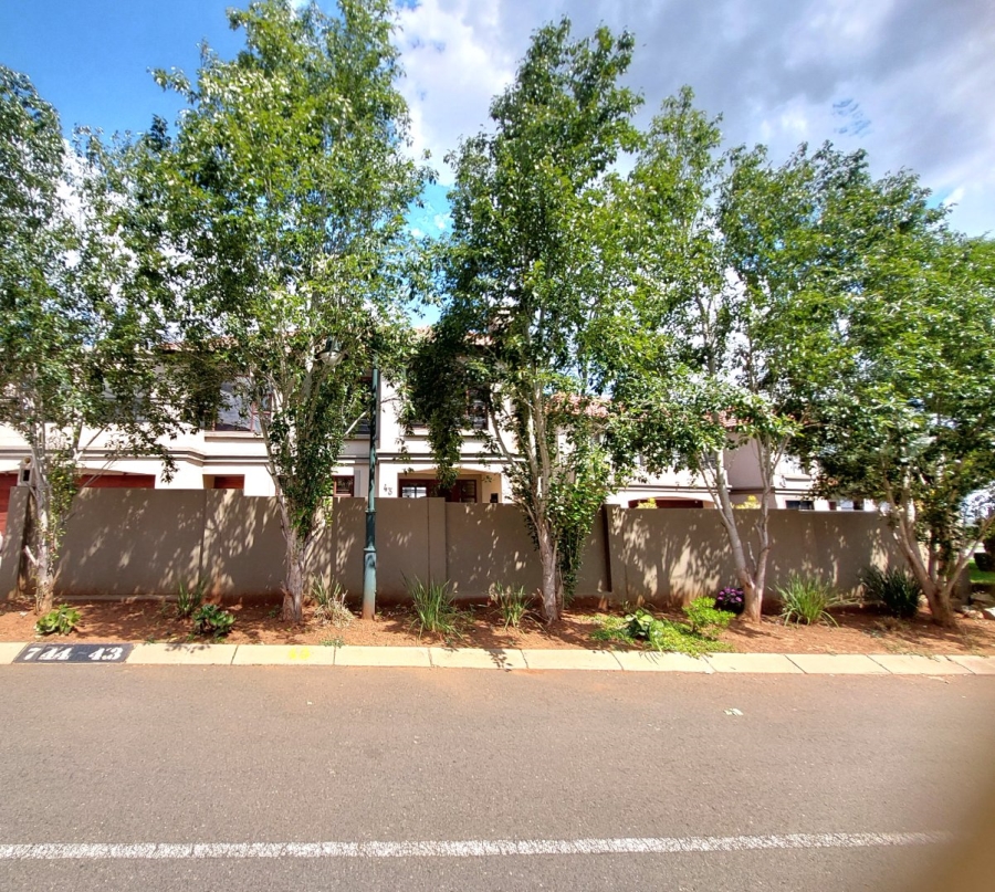 3 Bedroom Property for Sale in Gateway Manor North West